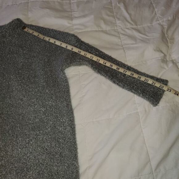 Miracle medium/ large grey oversized scoop neck knit sweater - Picture 5 of 7